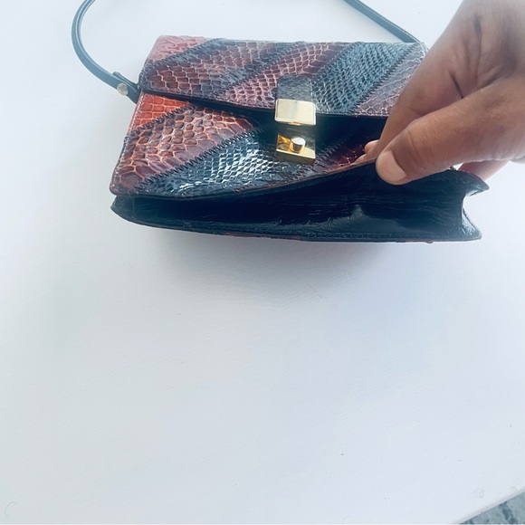 VINTAGE REPTILE LEATTHER BROWN SHOULDER CROSSBODY WOMEN BAG GOLD HARDWARE - Picture 5 of 14